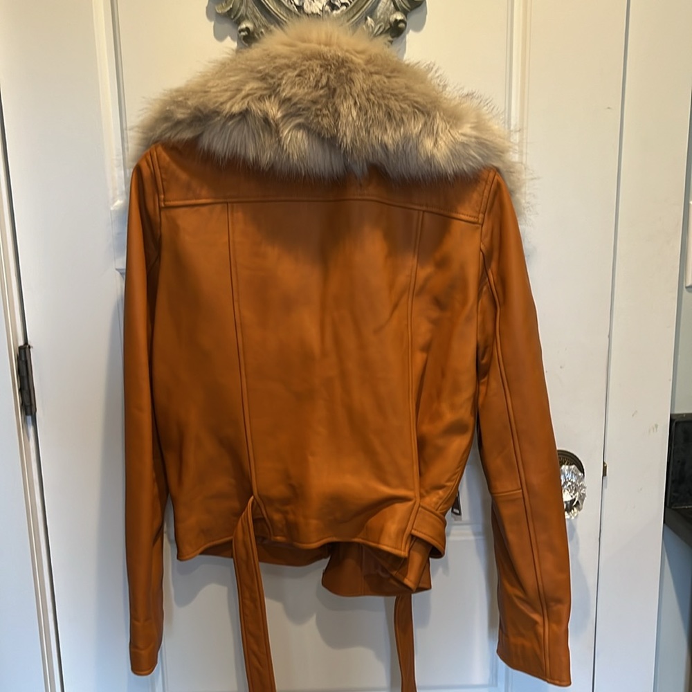 Amaryllis Leather coat with faux collar - Picture 5 of 8